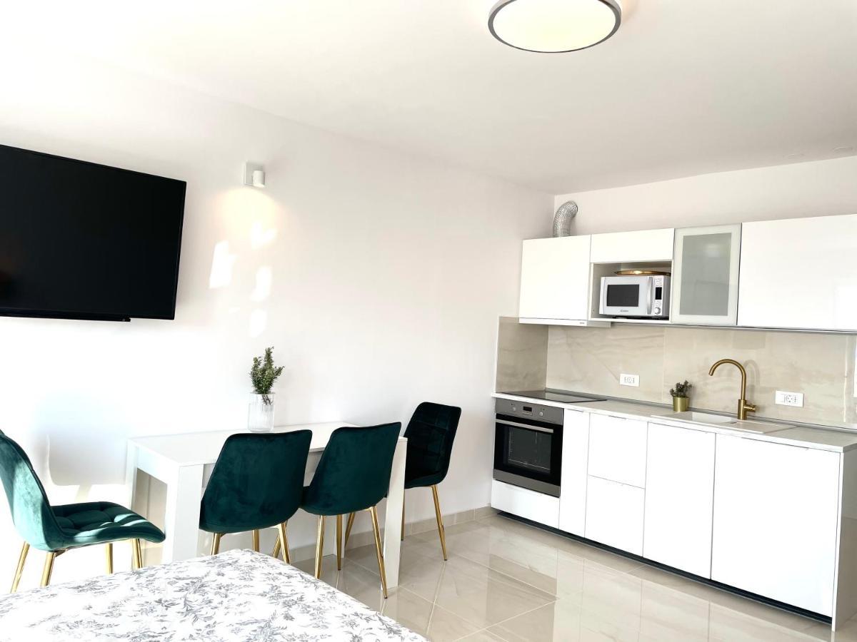 Apartment Vila ** สตินิกา ภายนอก รูปภาพ