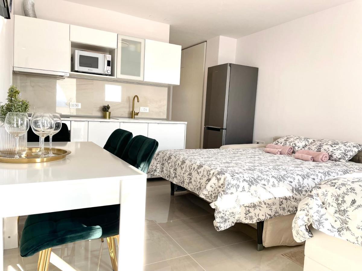 Apartment Vila ** สตินิกา ภายนอก รูปภาพ
