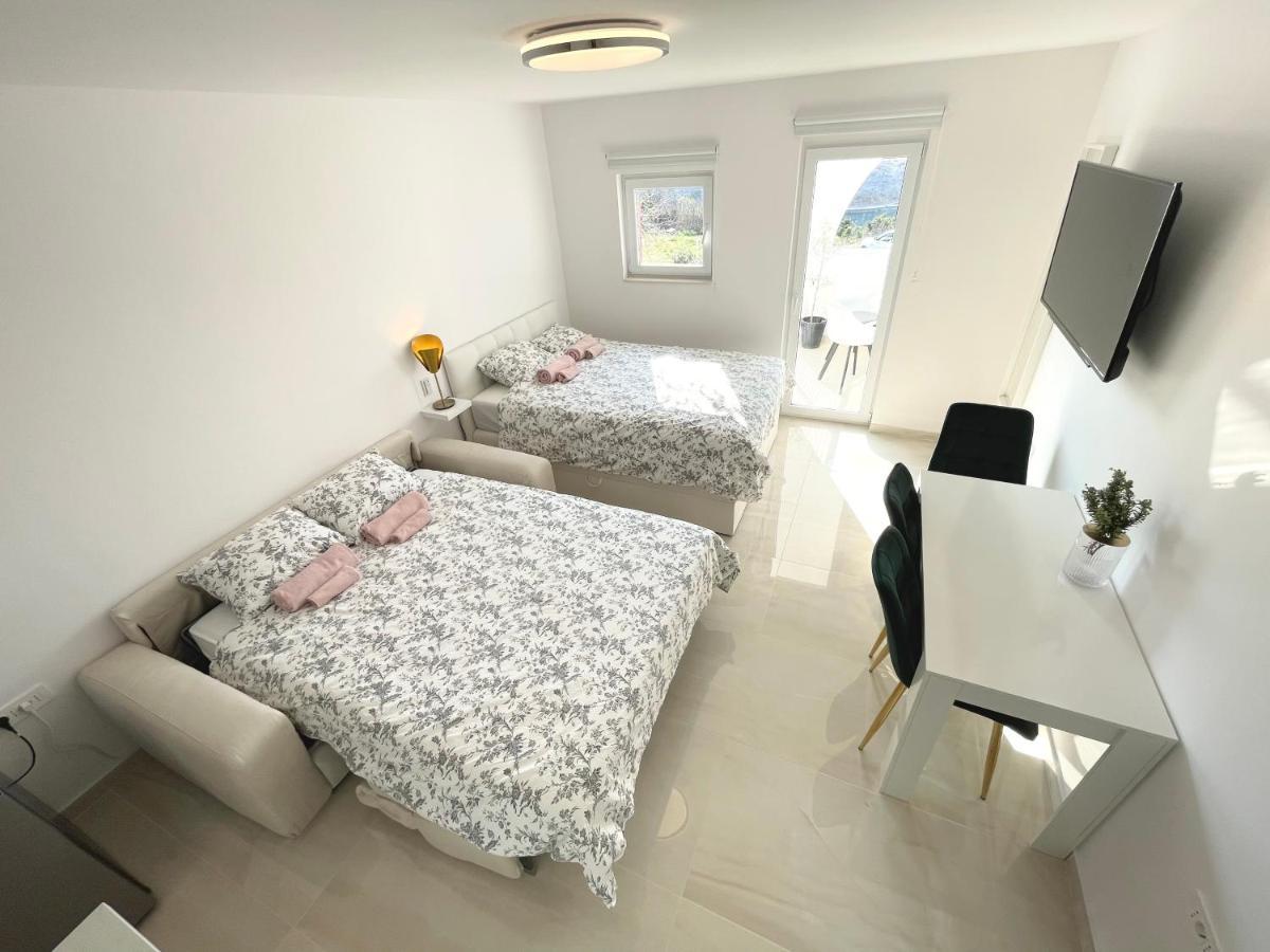 Apartment Vila ** สตินิกา ภายนอก รูปภาพ