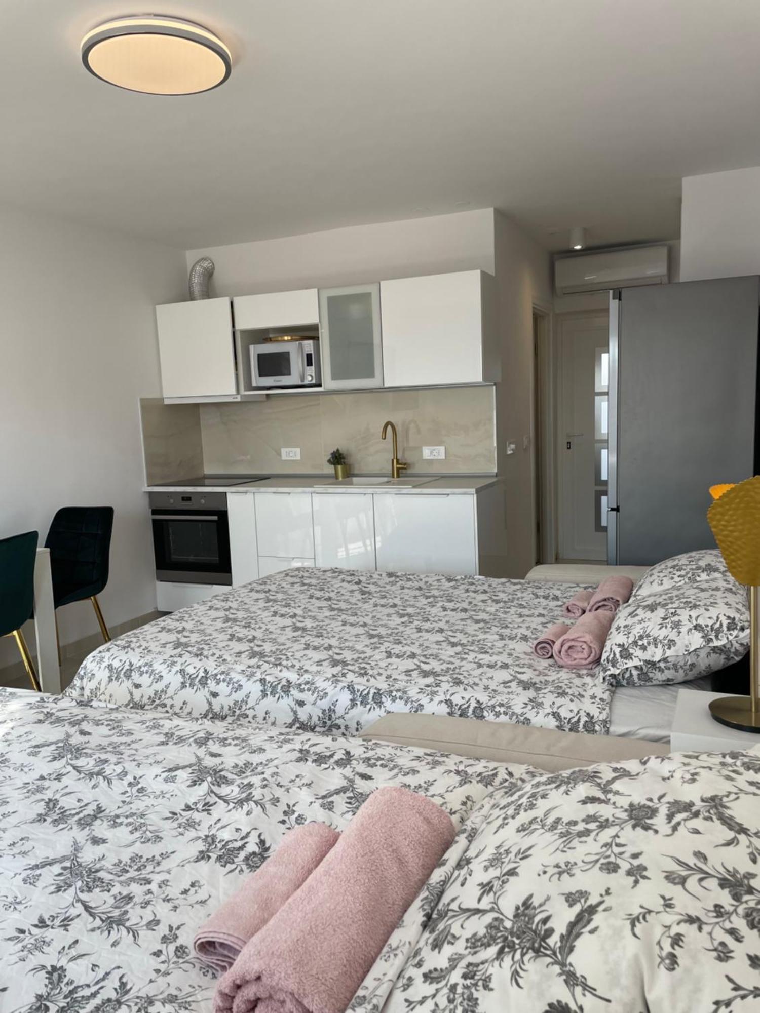 Apartment Vila ** สตินิกา ภายนอก รูปภาพ